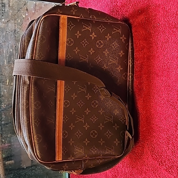 Louis Vuitton Handbags - Vintage Louis Vuitton Reporter GM Monogram Messenger Bag